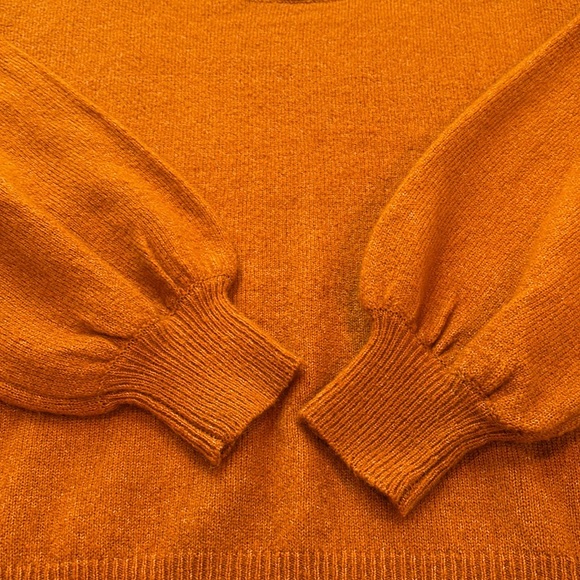 NWOT - Double Zero sweater. Size Medium. - Picture 4 of 12